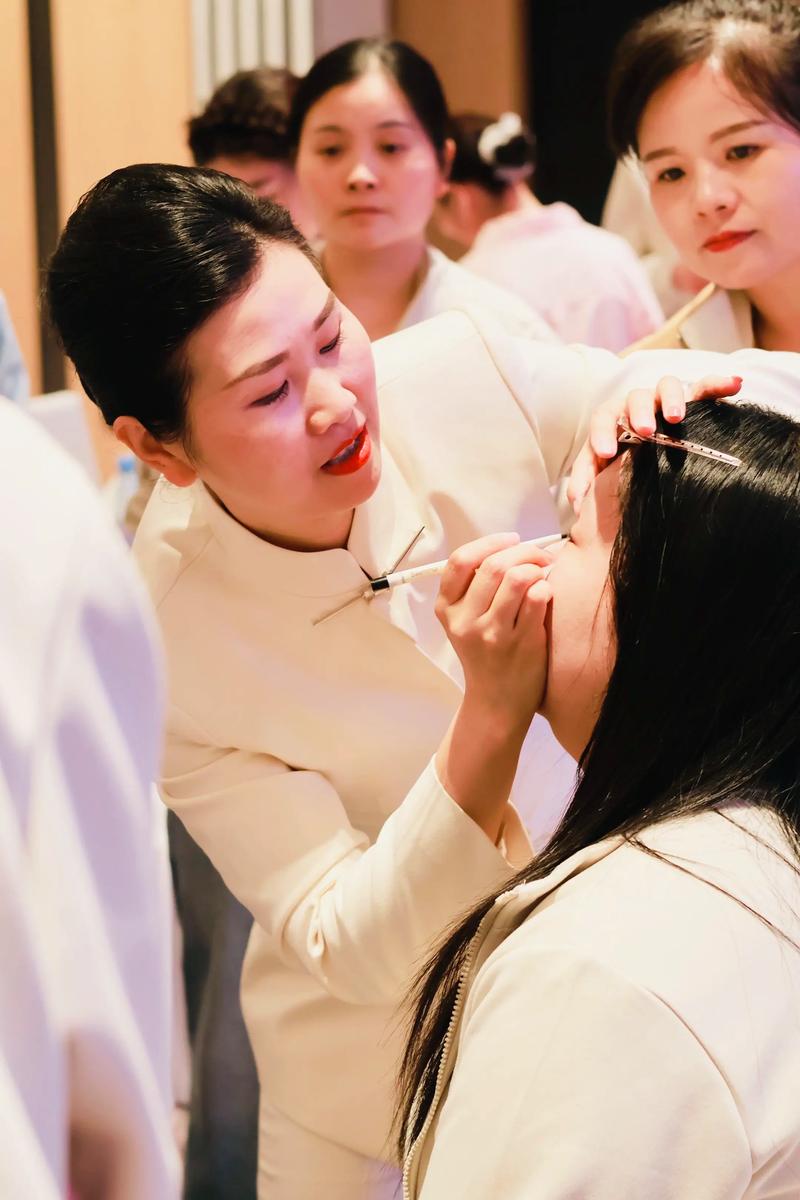 慈溪明月湖·黃龍飯店“五心”接待服務(wù)禮儀培訓(xùn)圓滿落幕
